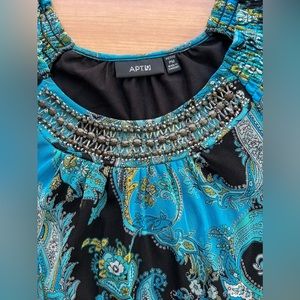 APT.9 Paisley Top. Vibrent Colors, Spring/ Summer/ Vacation/
